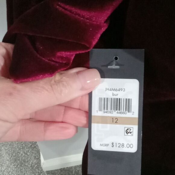 Jessica Howard Burgundy Velvet Midi Dress With Rosette Embelishment Size 8 NWT - Picture 3 of 4
